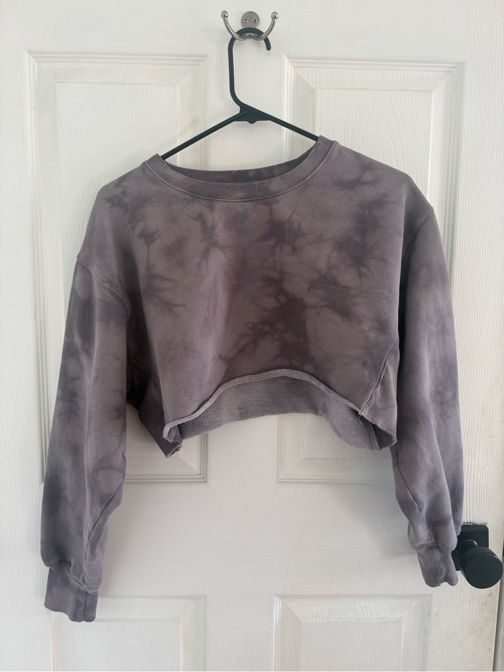 Aritzia TNA Cozy Fleece Cropped Crew Sweatshirt Gray Tie Dye Size 1
